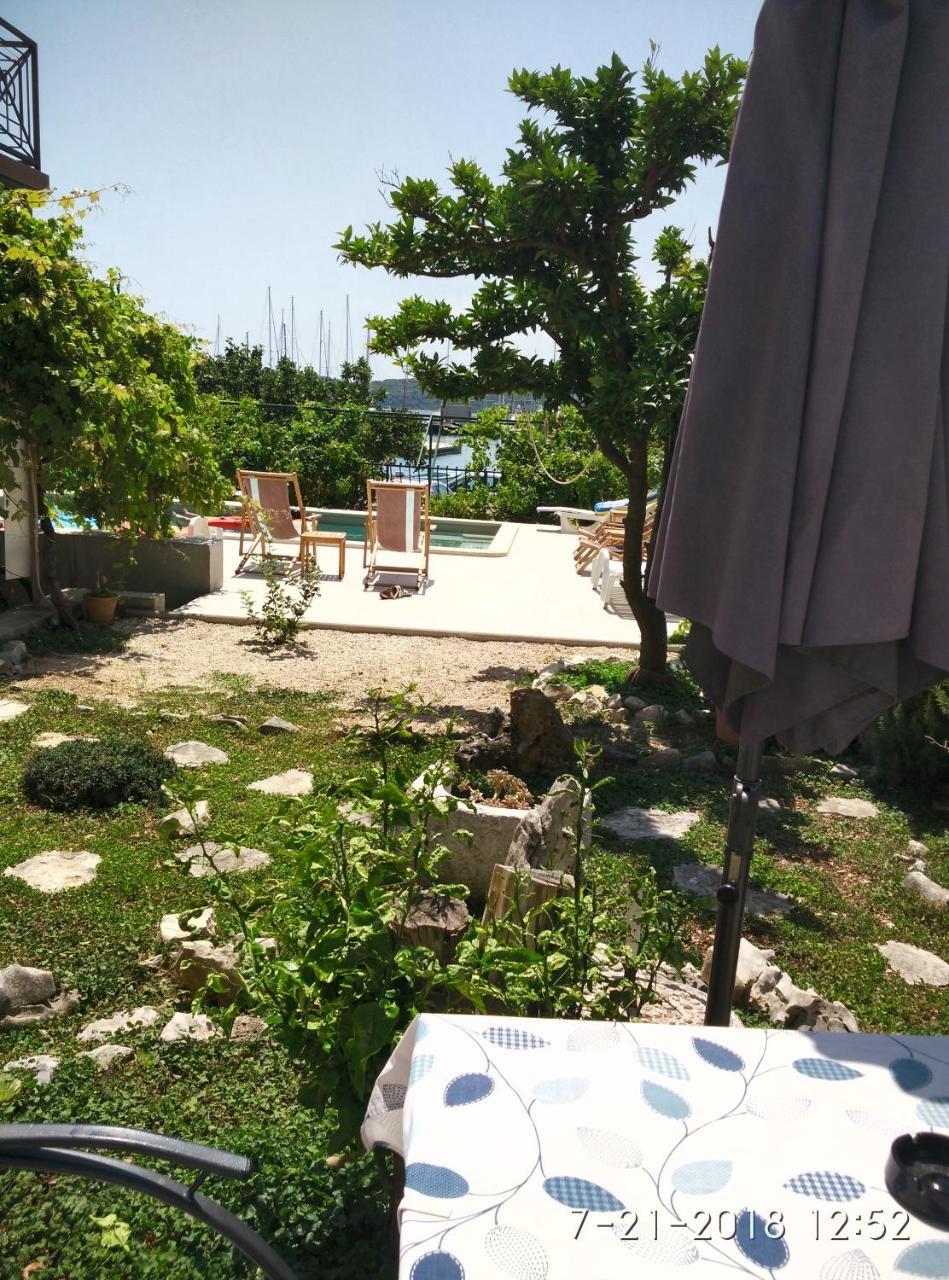 Apartments Gina トロギール エクステリア 写真
